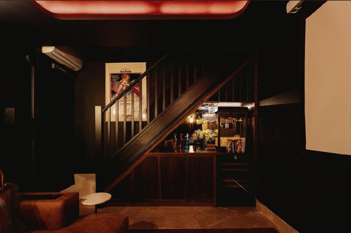 The Players Lounge Villa London